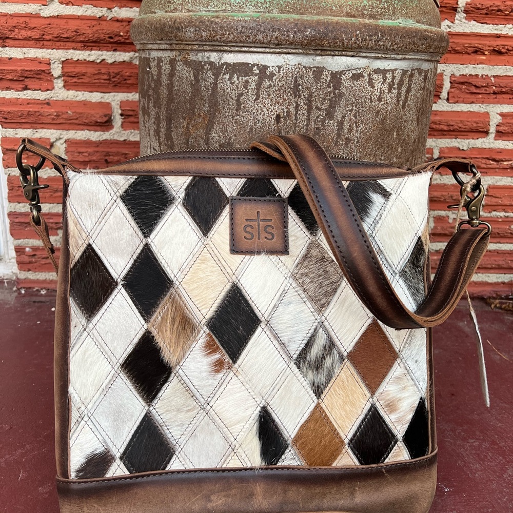 Cowhide purse 🚨 SOLD